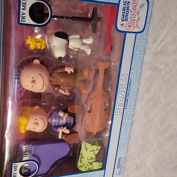 Peanuts Figure Collection: A Charlie Brown Christmas - Picture 8 of 8